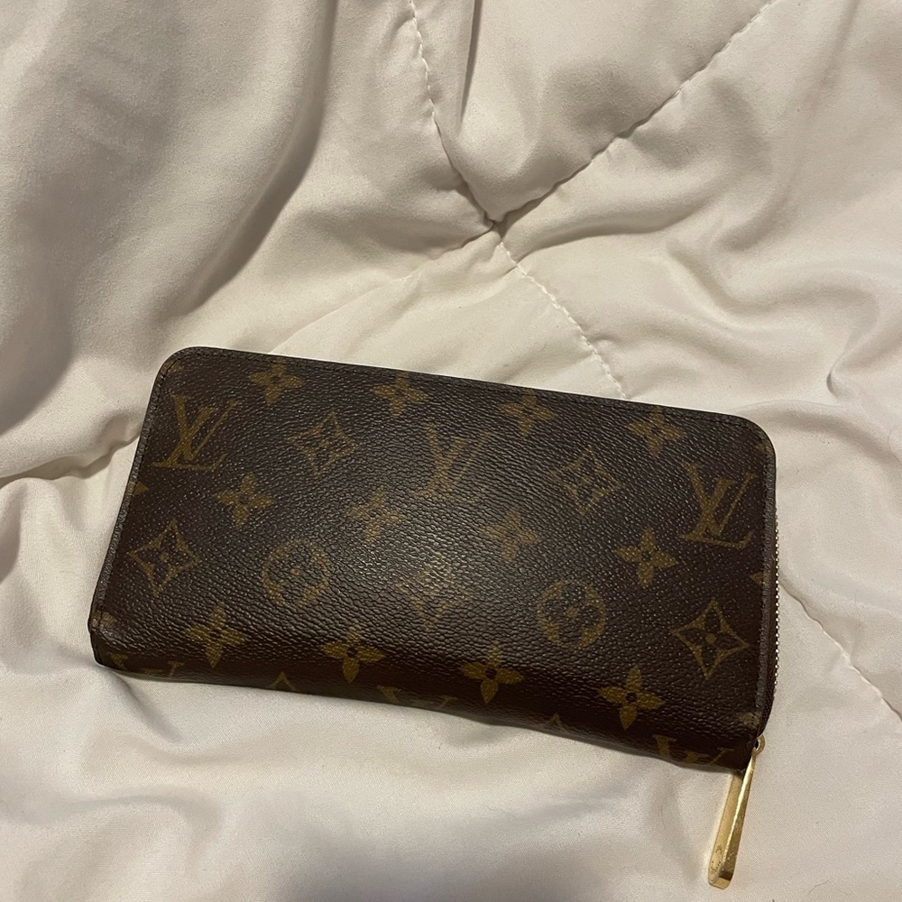 Louis Vuitton wallet. Great condition